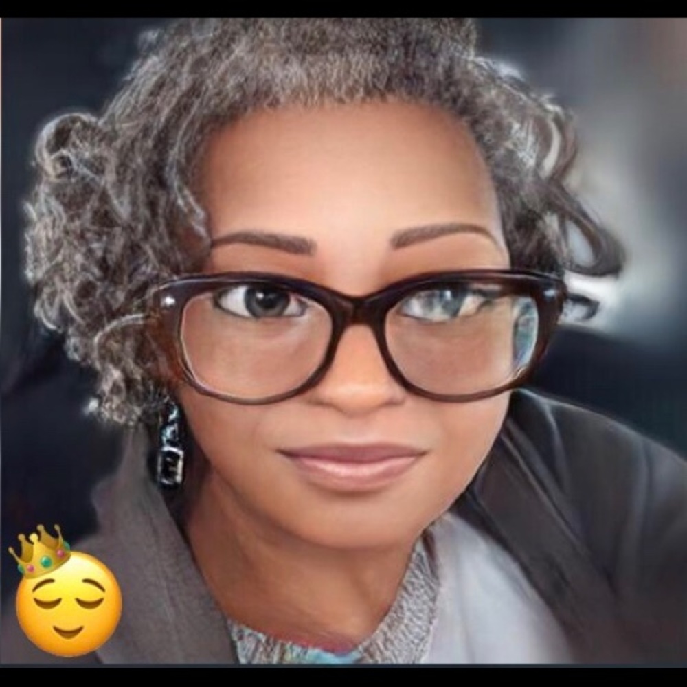 Meet your Posher, Pamela